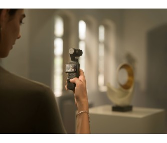 DJI Osmo Pocket 4