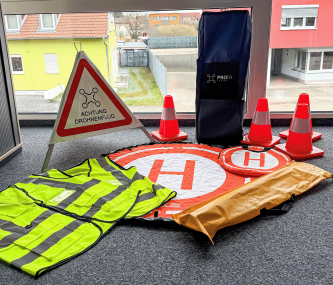 ProFlyCenter Safety Bag - Tasche mit 4 Pylonen, 2 Sicherheitswesten, Pyramide und Landepad