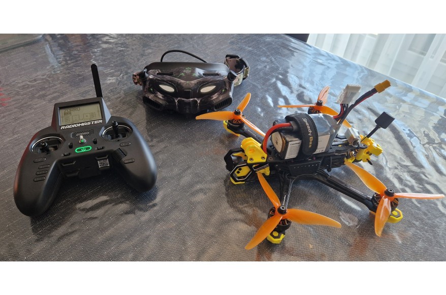 Einstieg ins FPV-Fliegen: Welche Ausrüstung brauchen Anfänger wirklich? Einstieg ins FPV-Fliegen: Welche Ausrüstung brauchen Anfänger wirklich?